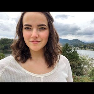 Meet your Posher, Janelle